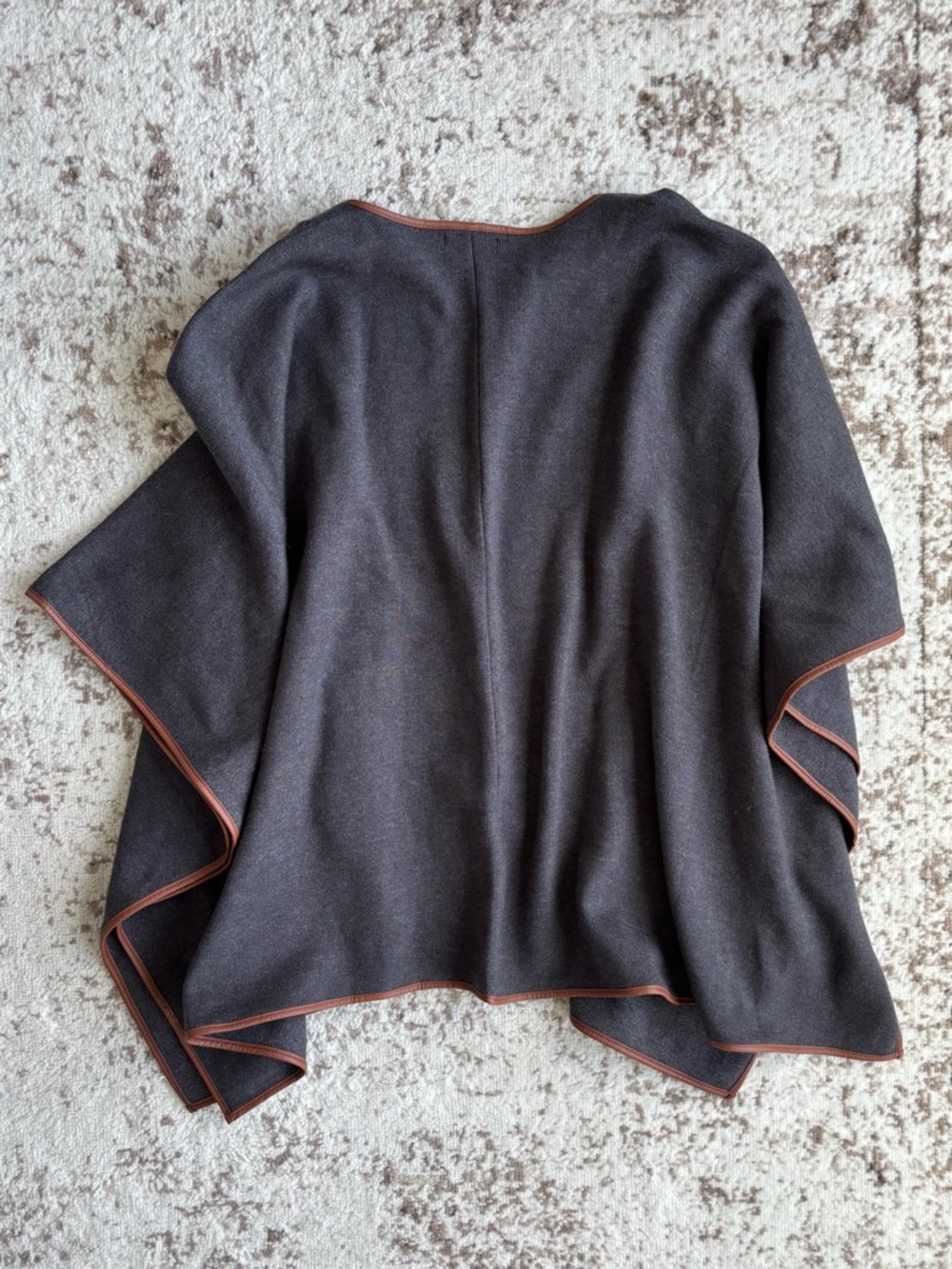 PARFOIS Poncho - Charcoal Grey Knit With Contrasting Stitching Detail (One Size) - Picture 9 of 13